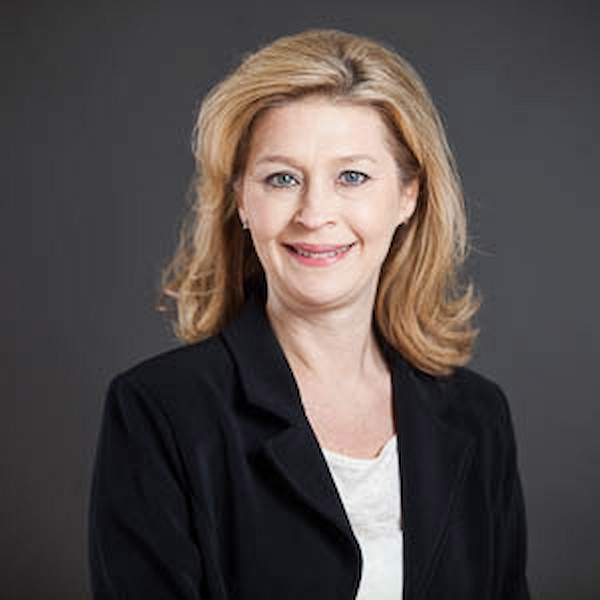 Headshot Faculty Lisa Synder